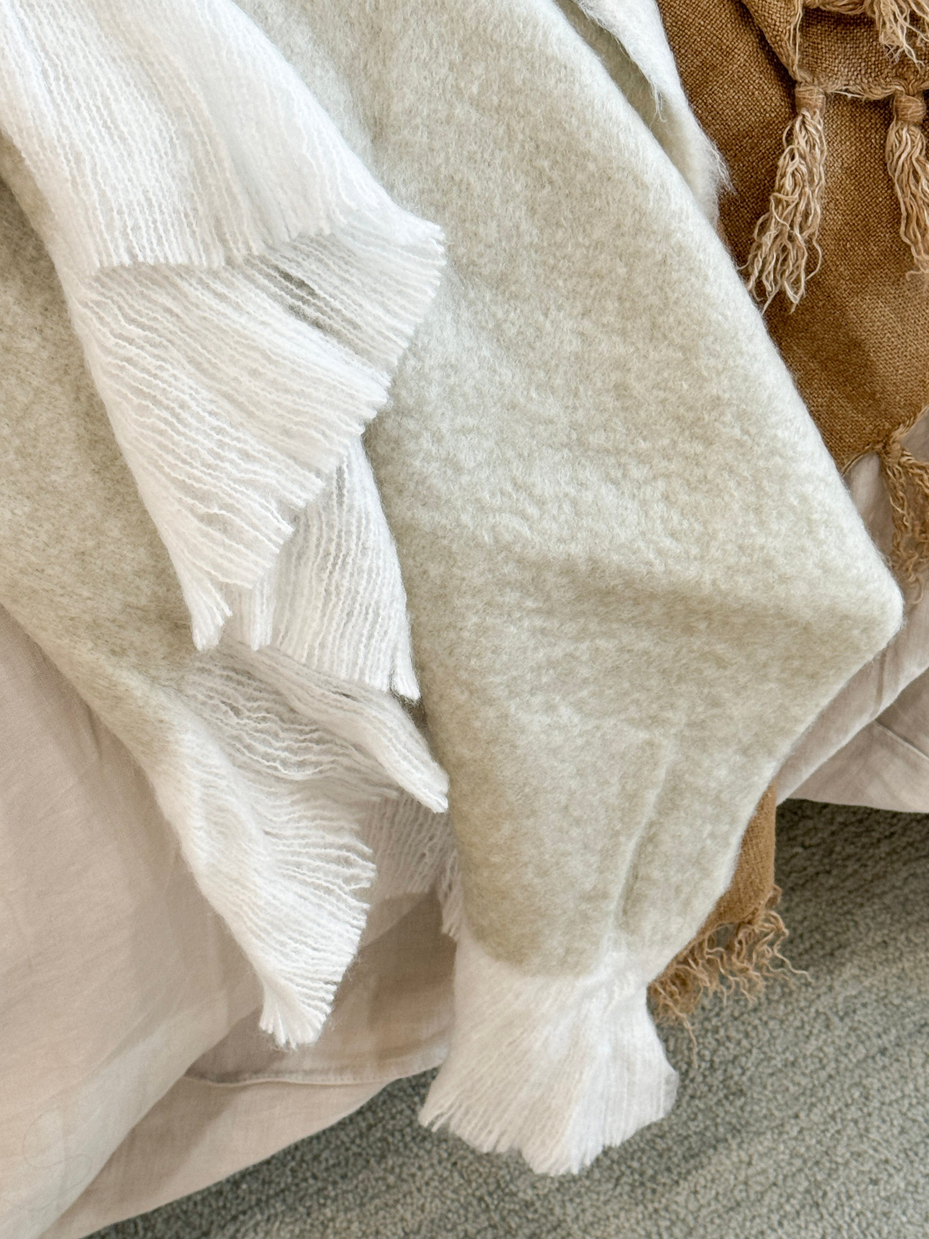 Baya Blankets & Throws Baya Sorrento Throw - Off White